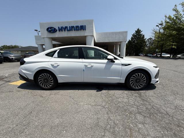 new 2025 Hyundai Sonata Hybrid car, priced at $37,225
