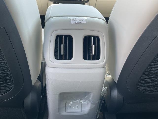 new 2025 Hyundai TUCSON Hybrid car, priced at $36,215