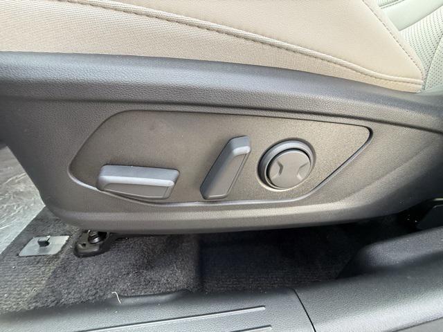 new 2025 Hyundai TUCSON Hybrid car, priced at $36,840