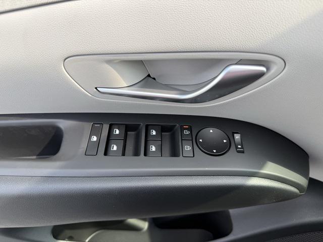 new 2025 Hyundai TUCSON Hybrid car, priced at $36,840