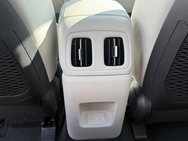 new 2025 Hyundai TUCSON Hybrid car, priced at $36,840
