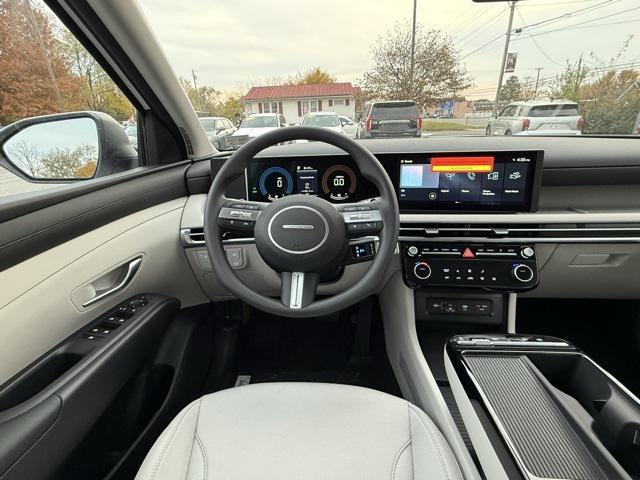 new 2026 Hyundai TUCSON Hybrid car, priced at $31,060