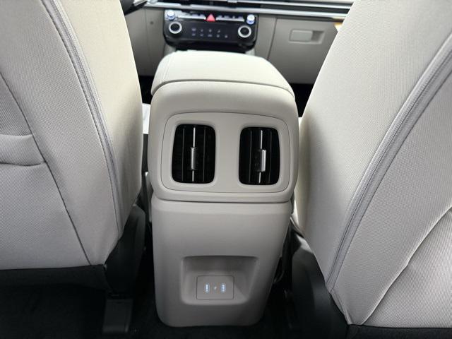 new 2026 Hyundai TUCSON Hybrid car, priced at $31,060