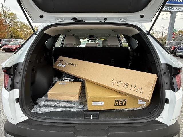 new 2026 Hyundai TUCSON Hybrid car, priced at $31,060