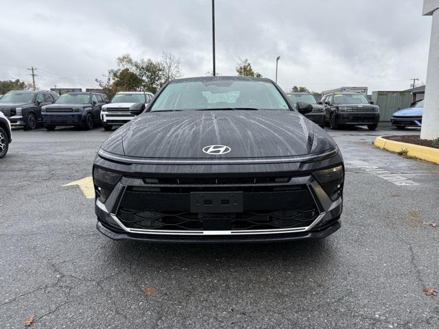 used 2025 Hyundai Sonata Hybrid car, priced at $25,475