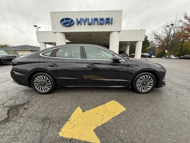 used 2025 Hyundai Sonata Hybrid car, priced at $25,475