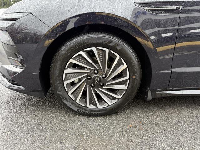 used 2025 Hyundai Sonata Hybrid car, priced at $25,475