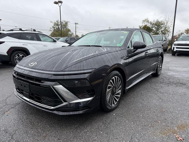 used 2025 Hyundai Sonata Hybrid car, priced at $25,475