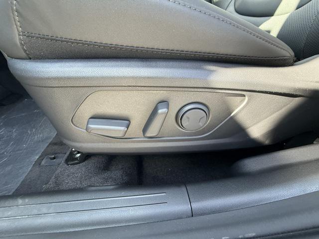 new 2026 Hyundai TUCSON Hybrid car, priced at $33,605