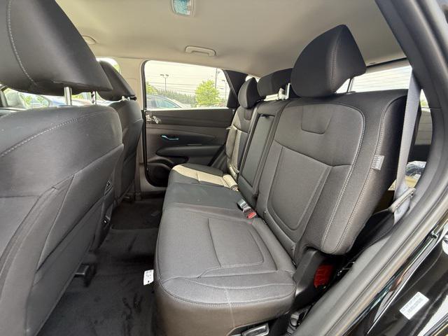 new 2025 Hyundai TUCSON Hybrid car, priced at $33,260