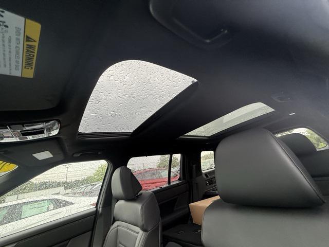 new 2025 Hyundai SANTA FE HEV car, priced at $47,585