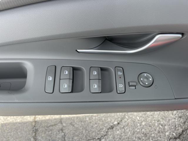 new 2025 Hyundai Elantra car, priced at $26,595