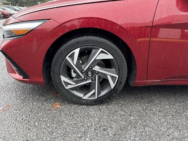 new 2025 Hyundai Elantra car, priced at $27,365