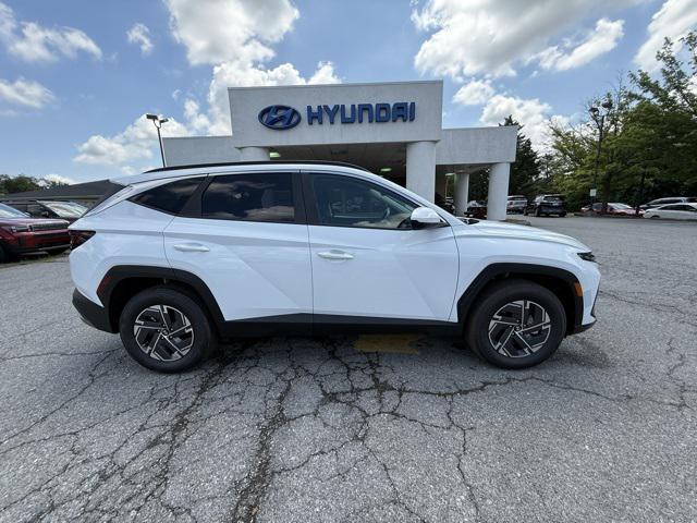 new 2025 Hyundai TUCSON Hybrid car, priced at $33,760