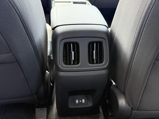 new 2025 Hyundai TUCSON Hybrid car, priced at $33,760