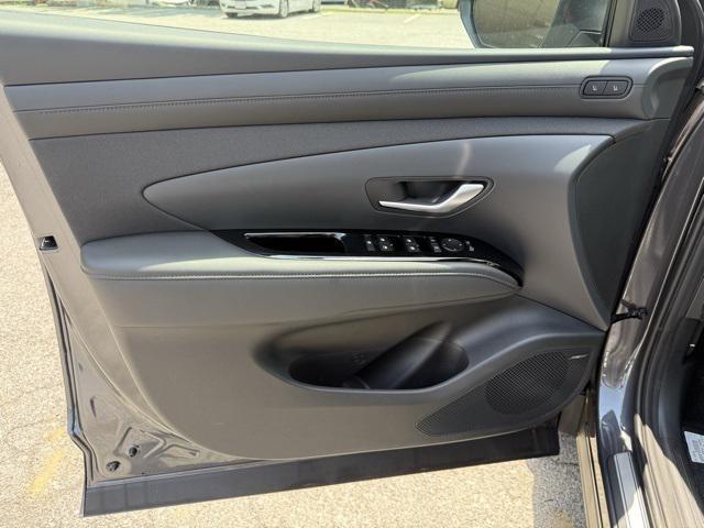 new 2025 Hyundai TUCSON Hybrid car, priced at $40,840