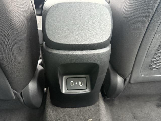 new 2025 Hyundai Elantra car, priced at $25,155