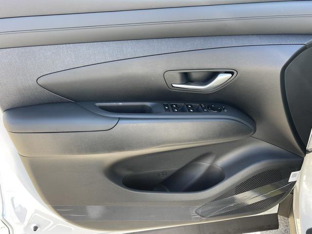new 2025 Hyundai TUCSON Hybrid car, priced at $36,305
