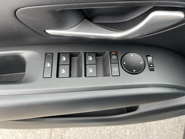 new 2025 Hyundai TUCSON Hybrid car, priced at $33,435
