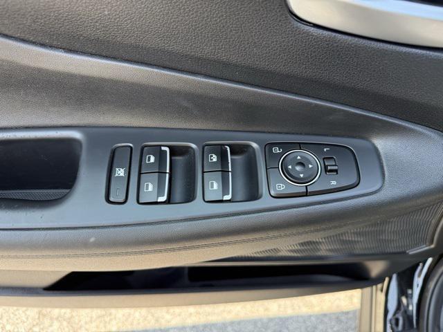 used 2020 Hyundai Santa Fe car, priced at $16,895
