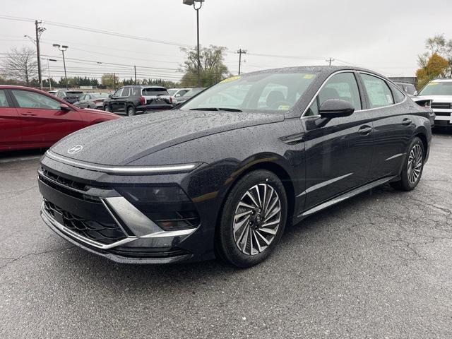new 2025 Hyundai Sonata Hybrid car, priced at $30,550