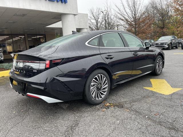 new 2025 Hyundai Sonata Hybrid car, priced at $30,550