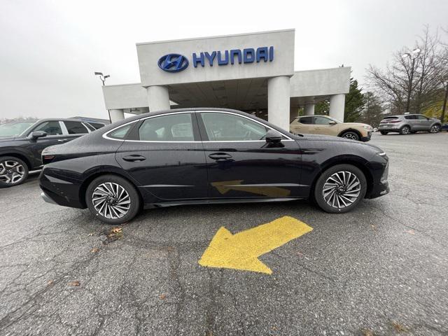 new 2025 Hyundai Sonata Hybrid car, priced at $30,550