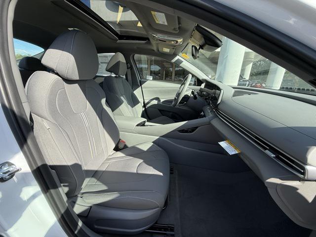 new 2025 Hyundai Elantra car, priced at $26,460