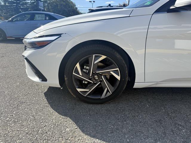 new 2025 Hyundai Elantra car, priced at $26,460