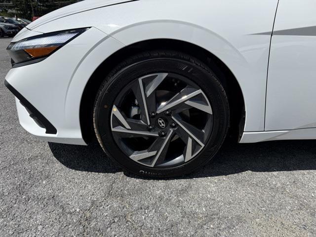 new 2025 Hyundai Elantra car, priced at $23,410
