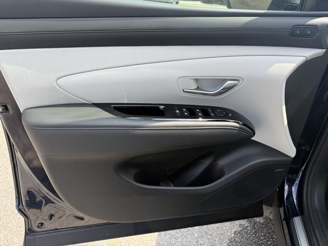 new 2025 Hyundai TUCSON Hybrid car, priced at $40,840