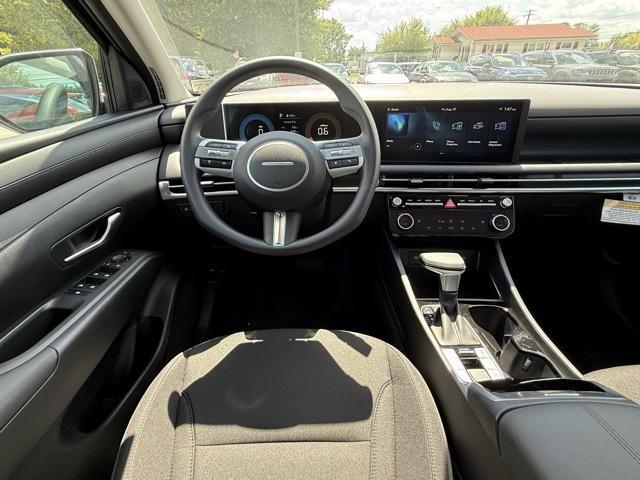 new 2025 Hyundai Tucson car, priced at $30,225