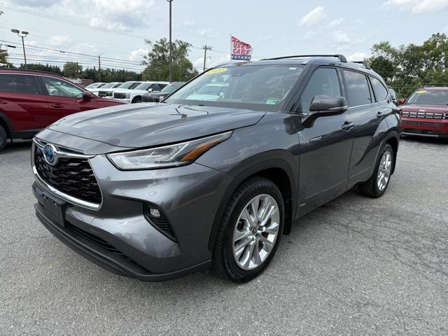used 2021 Toyota Highlander Hybrid car, priced at $30,995