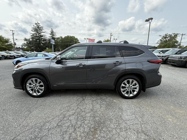 used 2021 Toyota Highlander Hybrid car, priced at $30,995
