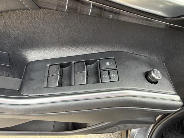 used 2021 Toyota Highlander Hybrid car, priced at $30,995