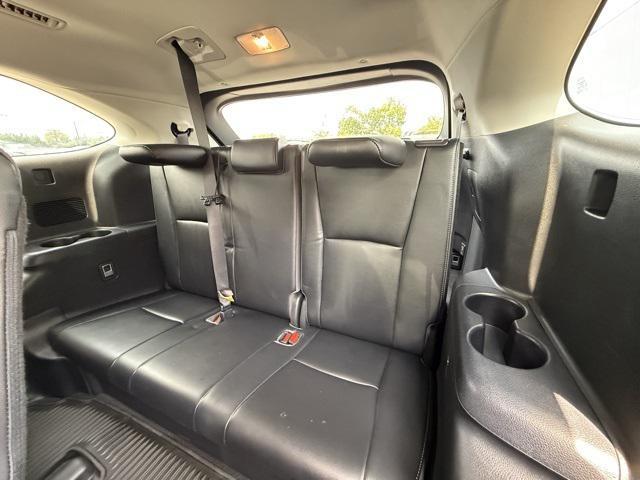 used 2021 Toyota Highlander Hybrid car, priced at $30,995