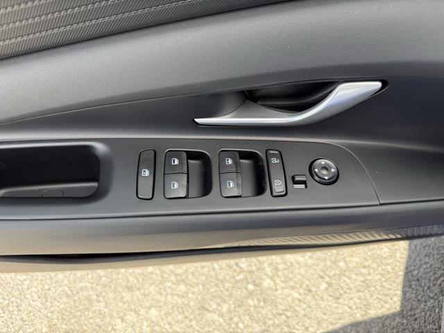 new 2025 Hyundai Elantra car, priced at $22,035