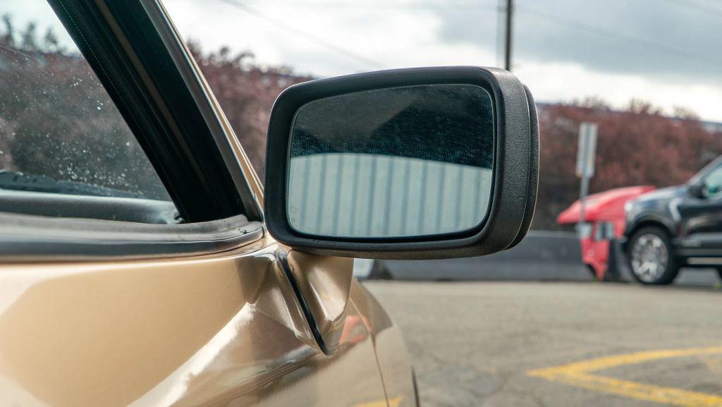 used 1988 Porsche 924 car, priced at $11,400