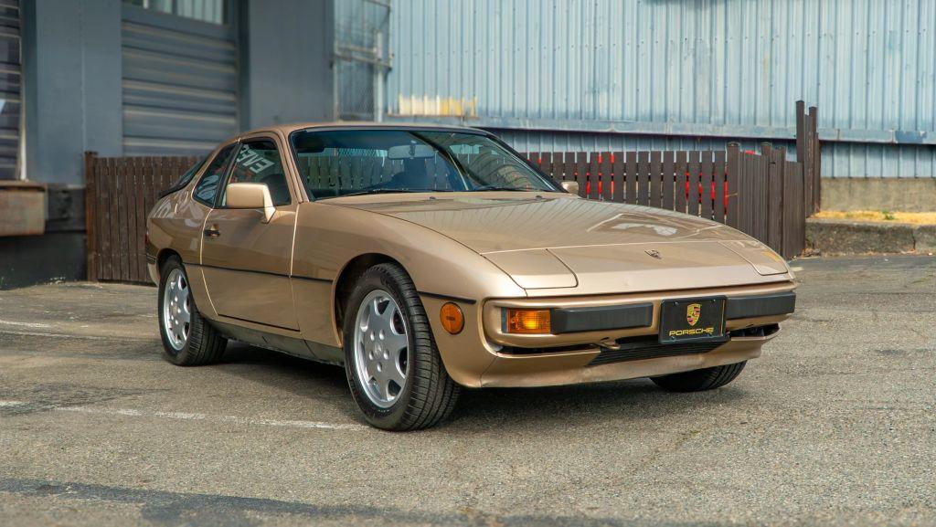 used 1988 Porsche 924 car, priced at $11,400
