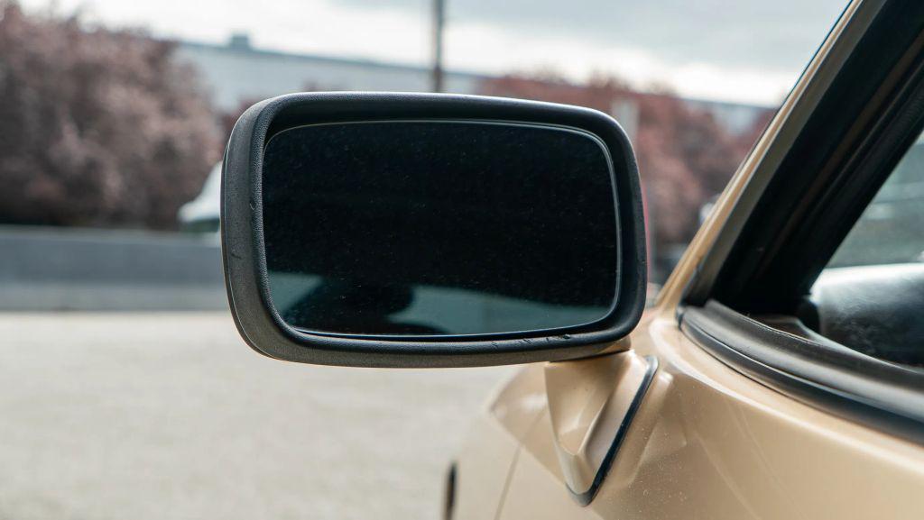 used 1988 Porsche 924 car, priced at $11,400