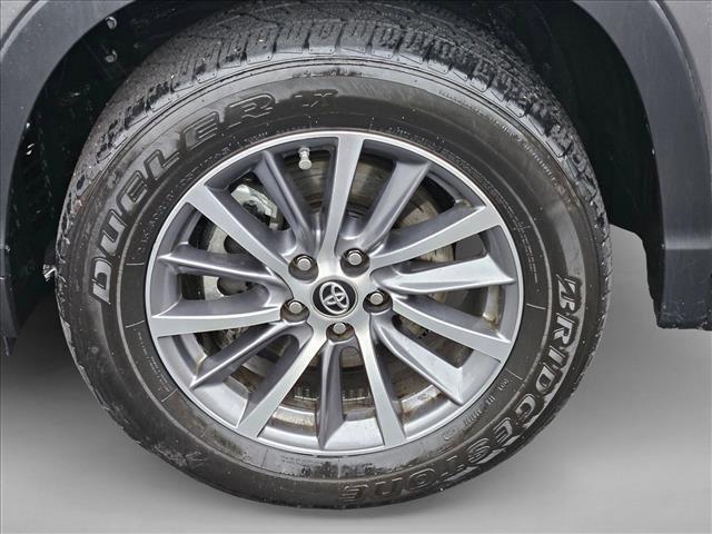 used 2019 Toyota Highlander car, priced at $23,395