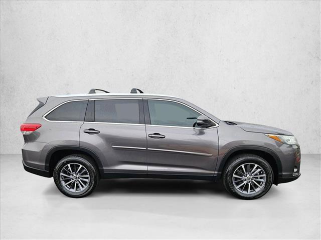 used 2019 Toyota Highlander car, priced at $23,395