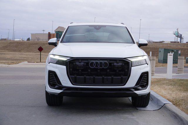 new 2025 Audi Q7 car, priced at $77,750