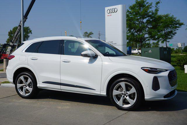 new 2025 Audi Q5 car, priced at $61,300