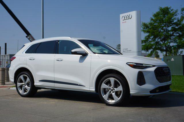 new 2025 Audi Q5 car, priced at $60,975