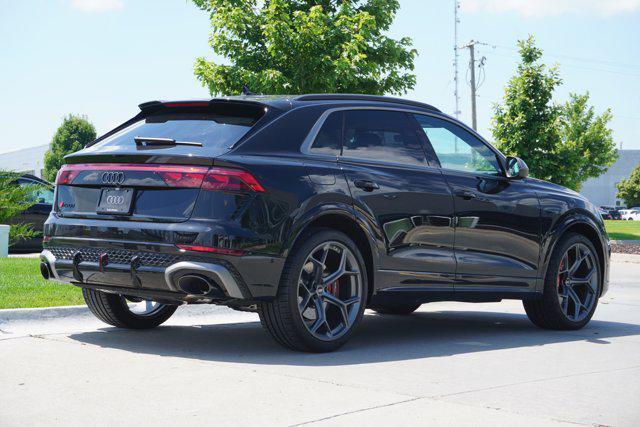 new 2025 Audi RS Q8 car, priced at $152,890