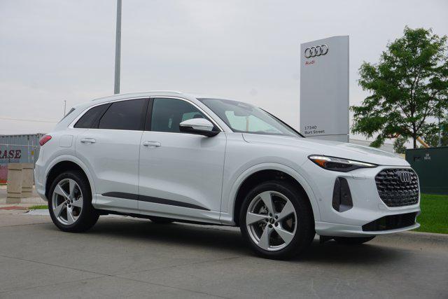 new 2025 Audi Q5 car, priced at $60,975