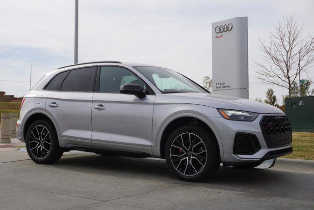 new 2024 Audi SQ5 car