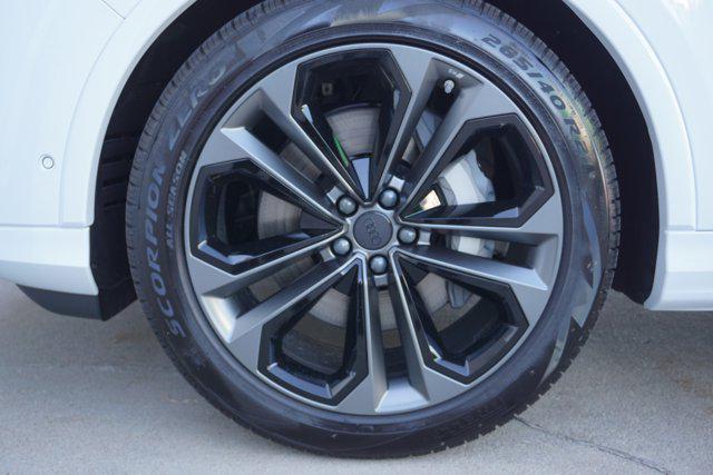 new 2026 Audi Q7 car, priced at $76,060