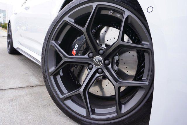 new 2025 Audi RS 6 Avant car, priced at $152,465